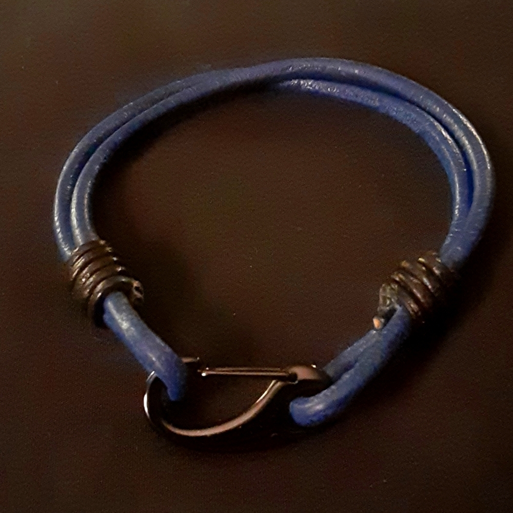 Blue double leather bracelet